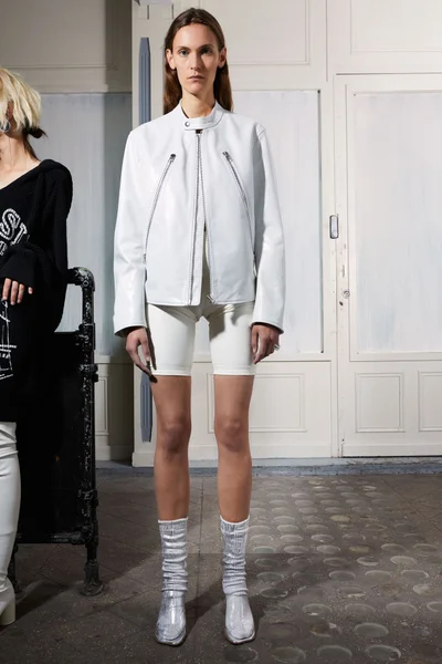 Look 30